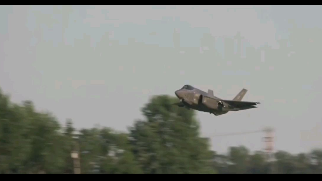 F-35 VS F-22谁是最强战机
